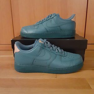 Nike Air Force 1 '07 LV8